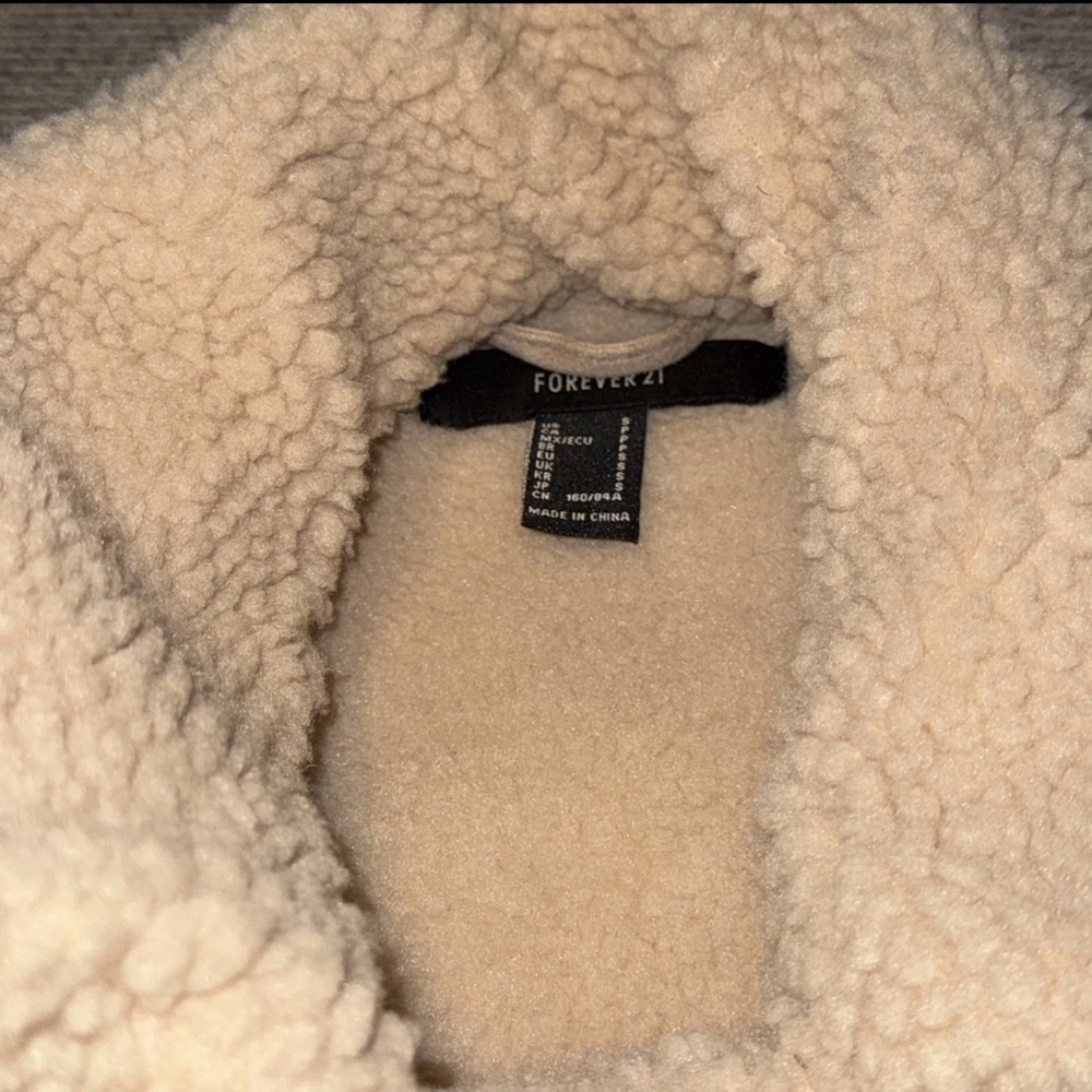 Forever 21 Faux Fur Cropped Jacket Size Small - Picture 5 of 6